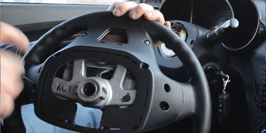 Процесс установки кнопок Kia Rio (4)