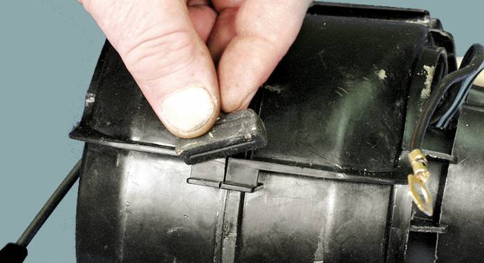 Замена моторчика печки ВАЗ-2115 Замена моторчика печки ВАЗ-2115