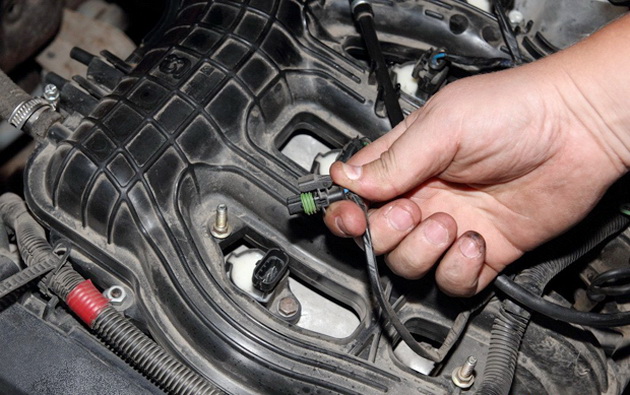 Замена свечей зажигания на Лада Приора 16-клапанной Замена свечей зажигания на Лада Приора 16-клапанной