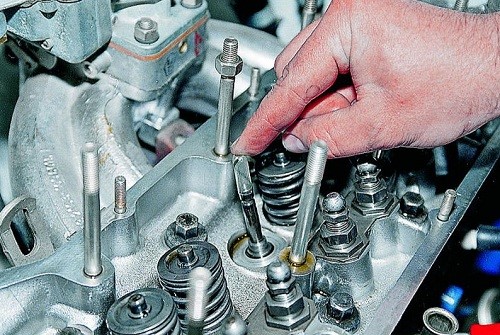 Замена сальника клапанов на ВАЗ-2110 Замена сальника клапанов на ВАЗ-2110