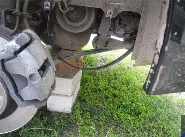 Снять генератор на Приоре с кондиционером Снять генератор на Приоре с кондиционером