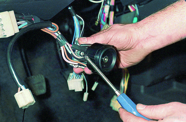 Замена замка зажигания ВАЗ-2109 Замена замка зажигания ВАЗ-2109