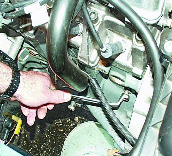 Промыть систему охлаждения двигателя ВАЗ-2110