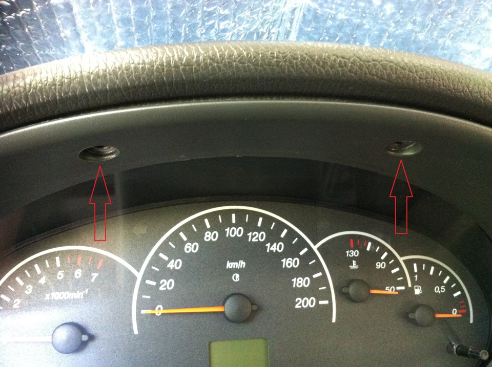 Поменять лампочки на панели приборов Лады Приора Поменять лампочки на панели приборов Лады Приора