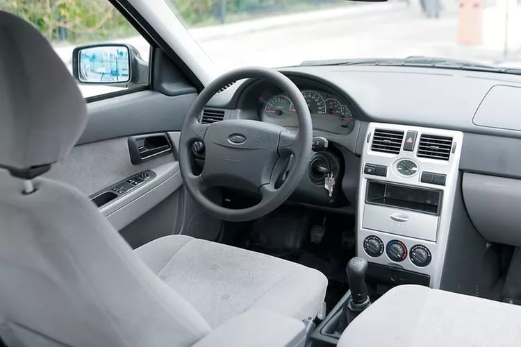 Снять консоль на Лада Приора Снять консоль на Лада Приора