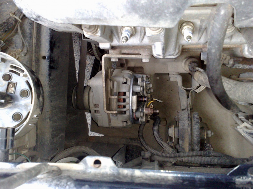 Поменять щетки на генераторе ВАЗ-2114 Поменять щетки на генераторе ВАЗ-2114