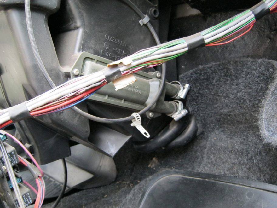 Снять печку на ВАЗ-2114 Снять печку на ВАЗ-2114