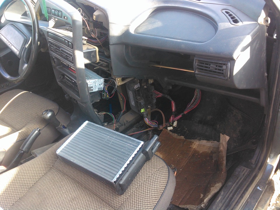 Снять печку на ВАЗ-2114 Снять печку на ВАЗ-2114