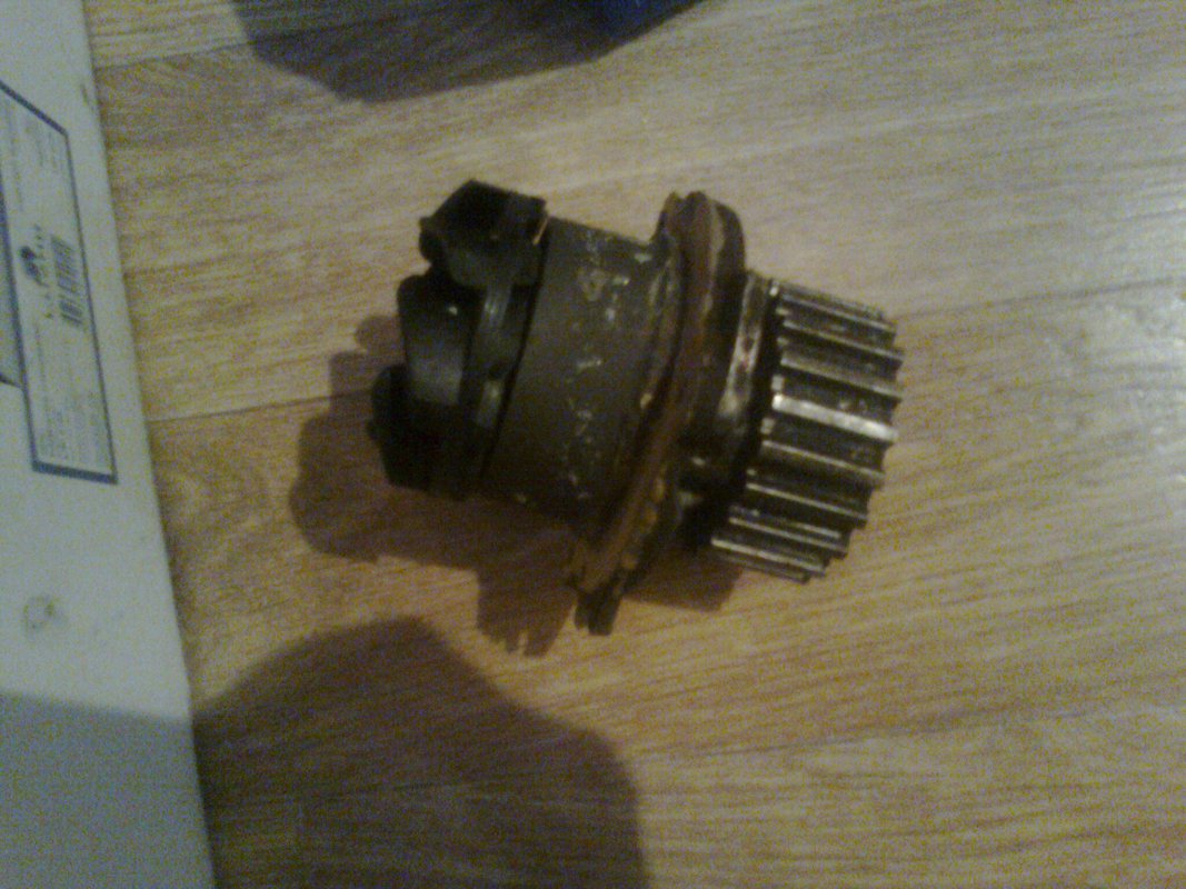 Помпа на ВАЗ-2114 Помпа на ВАЗ-2114