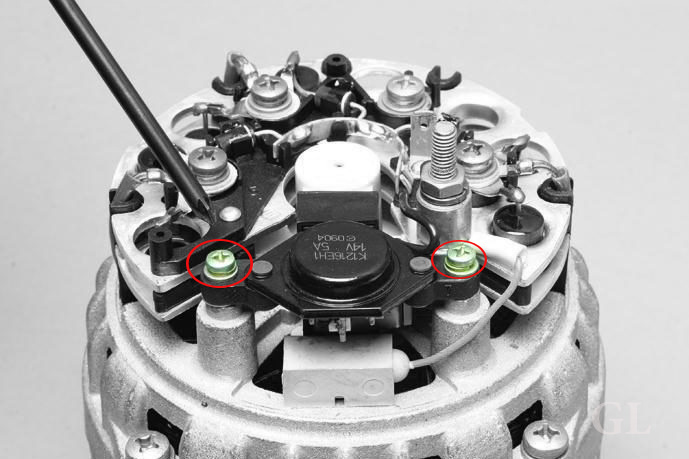 Генератор автомобиля ВАЗ-2114 Генератор автомобиля ВАЗ-2114