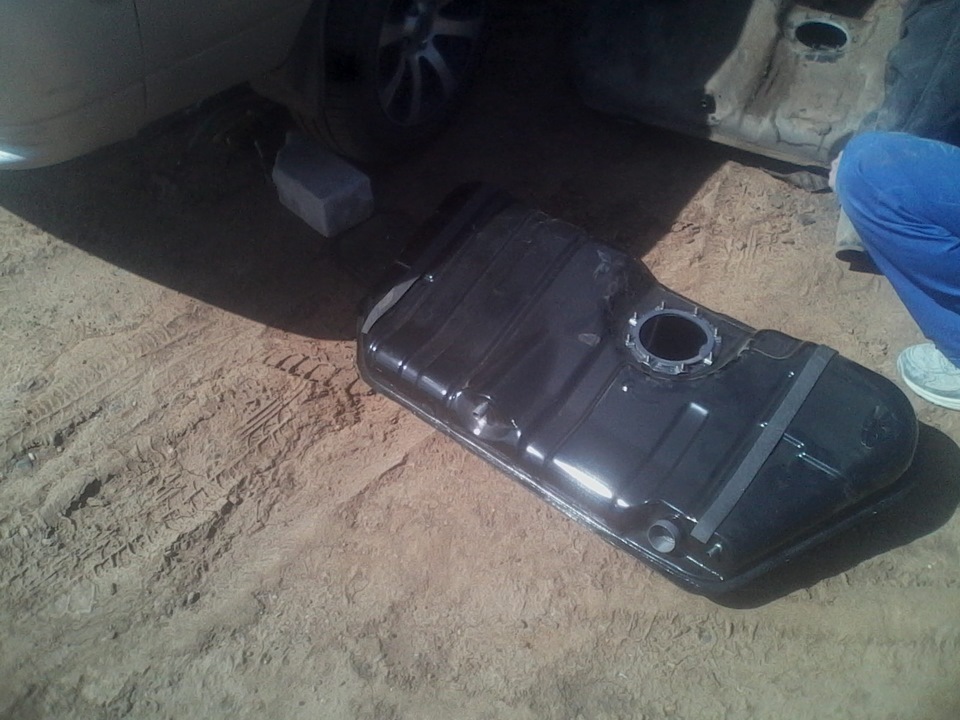 Бак на ВАЗ-2112 Бак на ВАЗ-2112