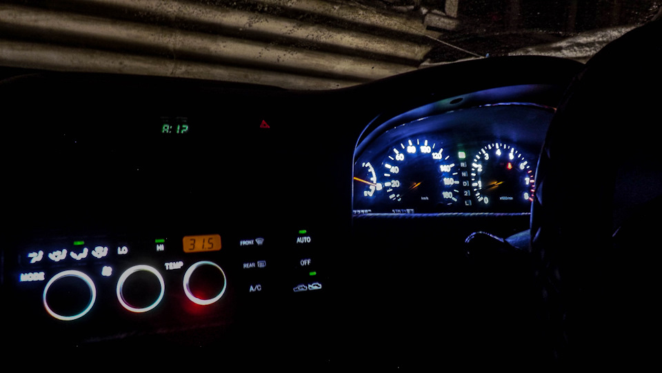 Панель приборов ВАЗ-2114 Панель приборов ВАЗ-2114