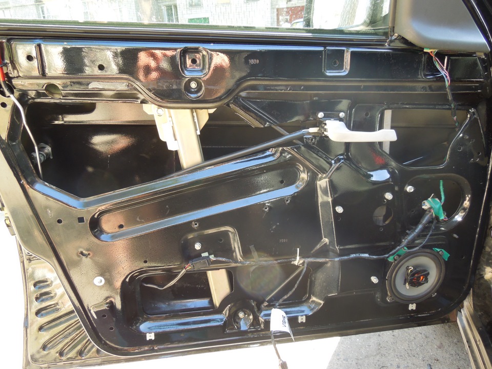 Не открывается водительская дверь на Лада Приора Не открывается водительская дверь на Лада Приора