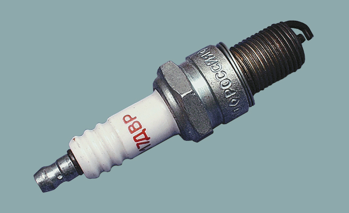 Свечи зажигания ВАЗ-2106 стали черные Свечи зажигания ВАЗ-2106 стали черные