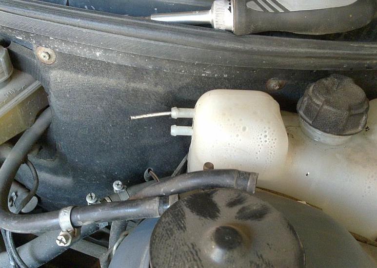 Тосол в автомобиле ВАЗ-2110 Тосол в автомобиле ВАЗ-2110