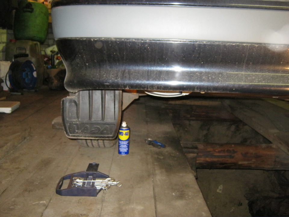 Замена глушителя ВАЗ-2114 Замена глушителя ВАЗ-2114